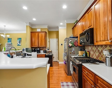 3517 Henderson Reserve - Photo Thumbnail 12