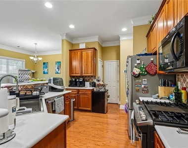 3517 Henderson Reserve - Photo Thumbnail 15