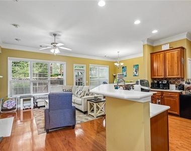 3517 Henderson Reserve - Photo Thumbnail 11