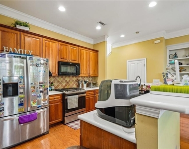 3517 Henderson Reserve - Photo Thumbnail 14