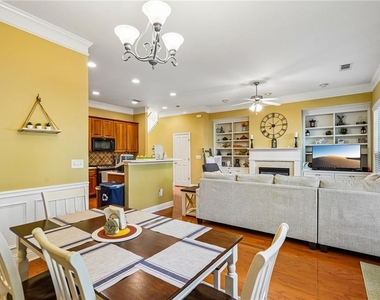 3517 Henderson Reserve - Photo Thumbnail 10