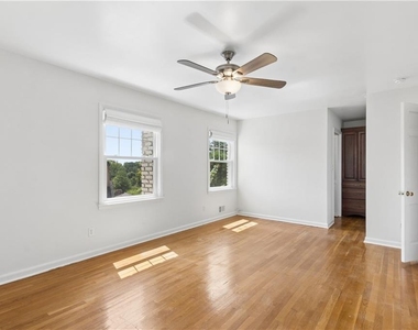 800 Glenairy Drive - Photo Thumbnail 11
