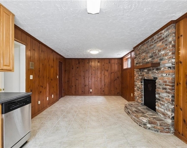 800 Glenairy Drive - Photo Thumbnail 21