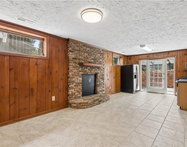800 Glenairy Drive - Photo Thumbnail 20