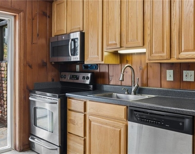 800 Glenairy Drive - Photo Thumbnail 23