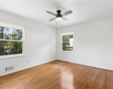 800 Glenairy Drive - Photo Thumbnail 15