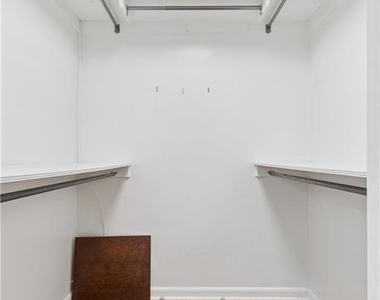 800 Glenairy Drive - Photo Thumbnail 14