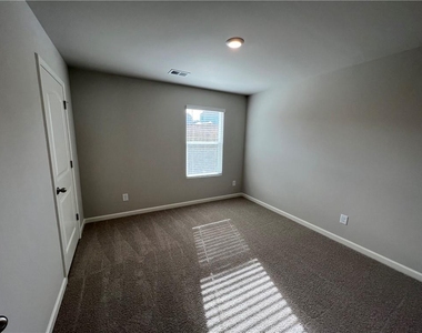 6624 Bluffview Drive - Photo Thumbnail 35