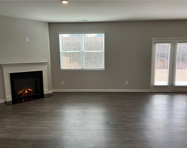 6624 Bluffview Drive - Photo Thumbnail 4