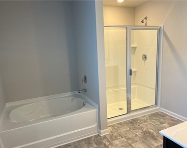 6624 Bluffview Drive - Photo Thumbnail 25