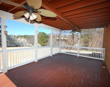 105 View Hill Court - Photo Thumbnail 16