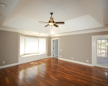 105 View Hill Court - Photo Thumbnail 5