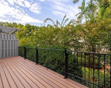 5468 Wentworth Street - Photo Thumbnail 10
