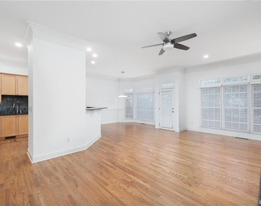 5468 Wentworth Street - Photo Thumbnail 3