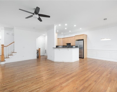 5468 Wentworth Street - Photo Thumbnail 1