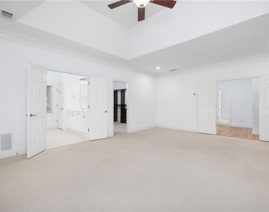 5468 Wentworth Street - Photo Thumbnail 5