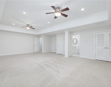 5468 Wentworth Street - Photo Thumbnail 9