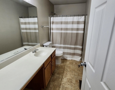 1904 Cobblestone Drive - Photo Thumbnail 12