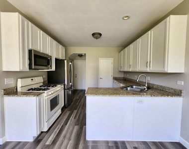 1904 Cobblestone Drive - Photo Thumbnail 8