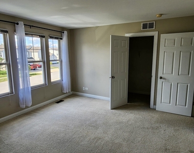 1904 Cobblestone Drive - Photo Thumbnail 10