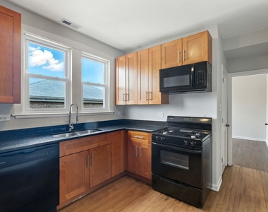 1648 East Avenue - Photo Thumbnail 8
