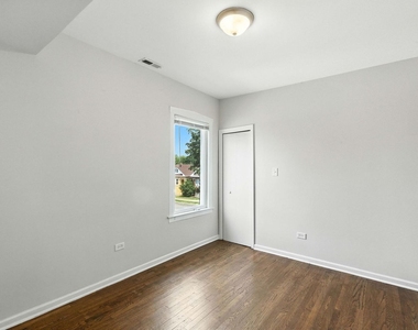 1648 East Avenue - Photo Thumbnail 12