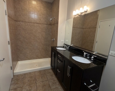 2240 W Madison Street - Photo Thumbnail 17