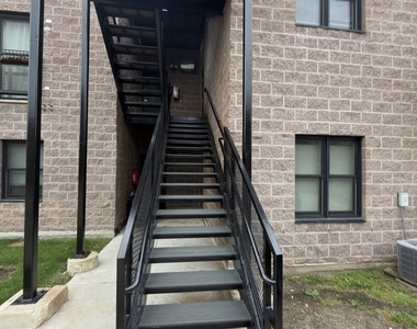 2240 W Madison Street - Photo Thumbnail 19