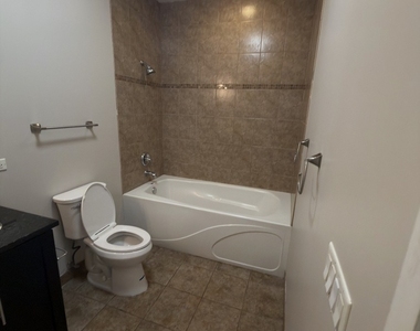 2240 W Madison Street - Photo Thumbnail 9