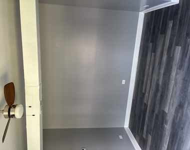 7547 S Union Avenue - Photo Thumbnail 2