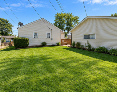 344 E Lincoln Avenue - Photo Thumbnail 12