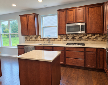 643 Seneca Street - Photo Thumbnail 8