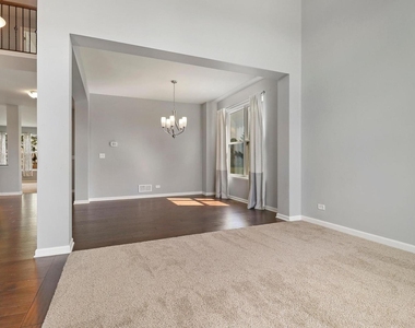 643 Seneca Street - Photo Thumbnail 4