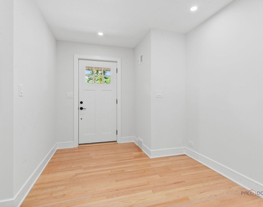 535 N Waukegan Road - Photo Thumbnail 10