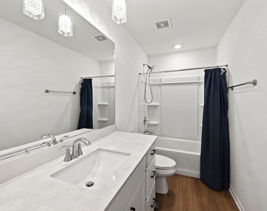 707 Neubauer Circle - Photo Thumbnail 7
