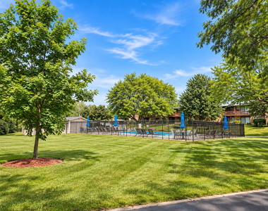 100 Willow Lane - Photo Thumbnail 6