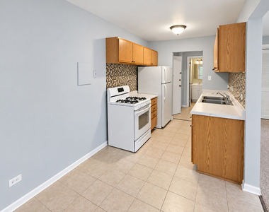 100 Willow Lane - Photo Thumbnail 3