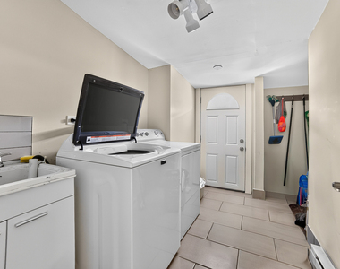 4615 Larch Avenue - Photo Thumbnail 15
