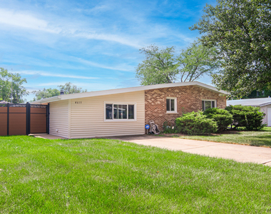 4615 Larch Avenue - Photo Thumbnail 1