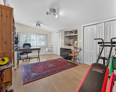 4615 Larch Avenue - Photo Thumbnail 11