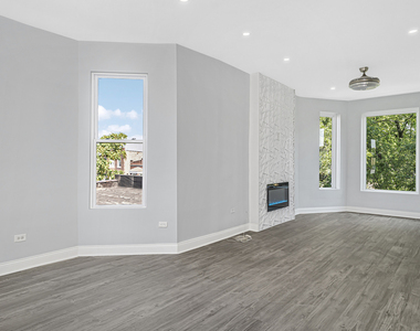 3227 W Beach Avenue - Photo Thumbnail 2