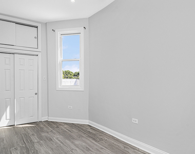 3227 W Beach Avenue - Photo Thumbnail 7