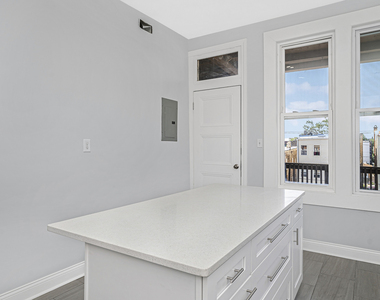 3227 W Beach Avenue - Photo Thumbnail 6