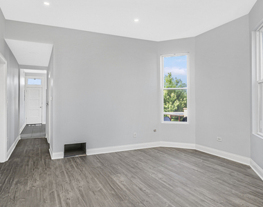 3227 W Beach Avenue - Photo Thumbnail 4