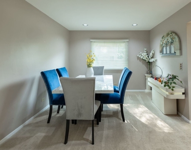 520 Highland Grove Drive - Photo Thumbnail 7