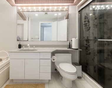 520 Highland Grove Drive - Photo Thumbnail 10