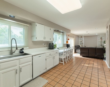 520 Highland Grove Drive - Photo Thumbnail 4