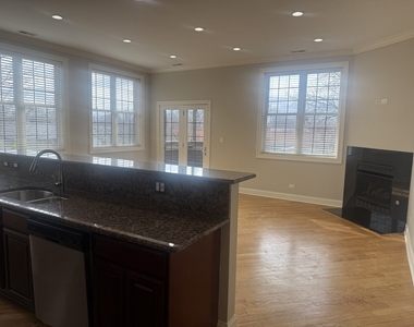 2338 W Morse Avenue - Photo Thumbnail 1