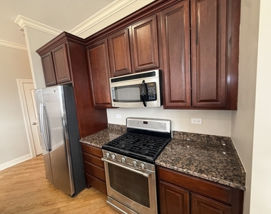 2338 W Morse Avenue - Photo Thumbnail 12