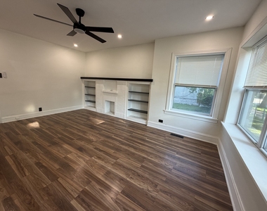 6749 S Peoria Street - Photo Thumbnail 3